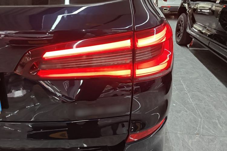 Used BMW X5 2021 Restyled xDrive40i Luxury Version M Sport Package Right Rear Taillight