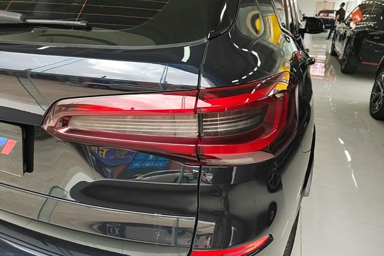 Used BMW X5 2021 Restyled xDrive40i Luxury Version M Sport Package Right Rear Taillight