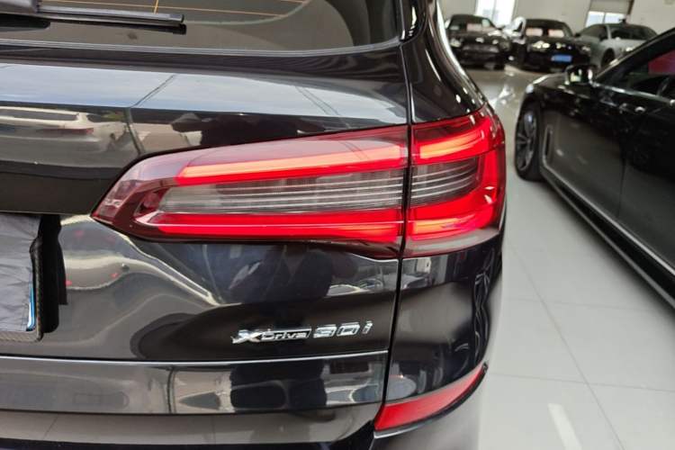Used BMW X5 2021 xDrive30i M Sport Package Right Rear Taillight