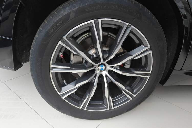 Used BMW X5 2021 xDrive30i M Sport Package Right Rear Wheel Hub