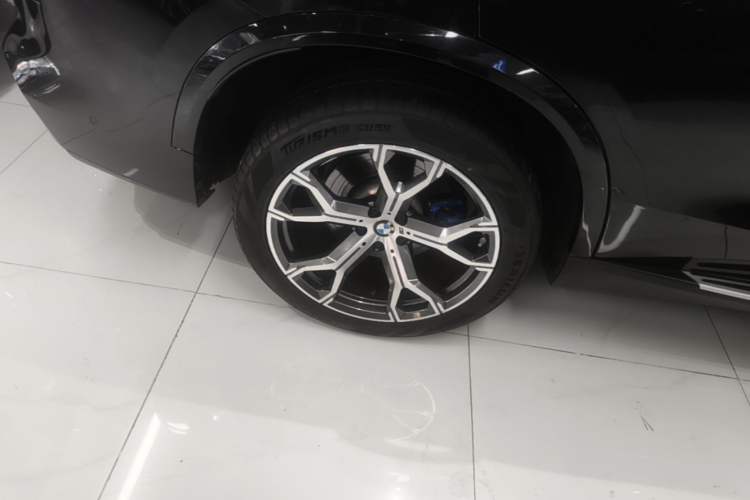 Used BMW X5 2021 xDrive40i M Sport Package Right Rear Wheel Hub