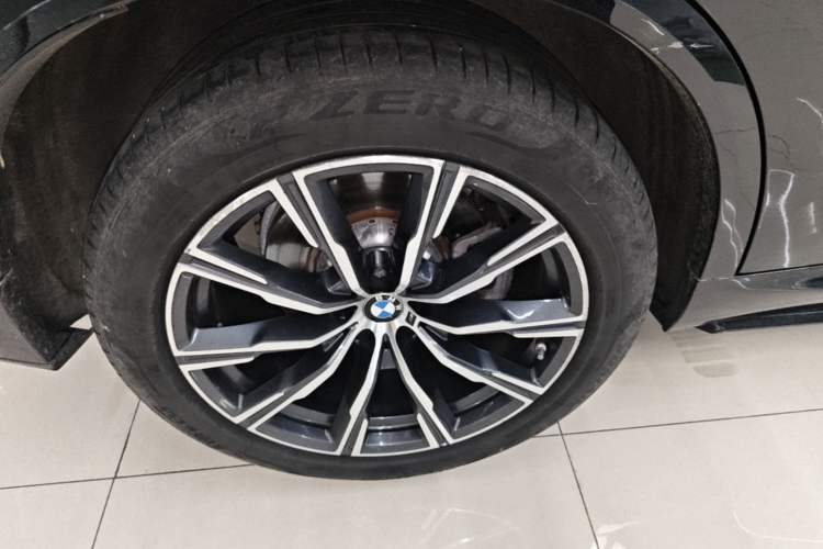 Used BMW X5 2021 Restyled xDrive40i M Sport Package Right Rear Wheel Hub