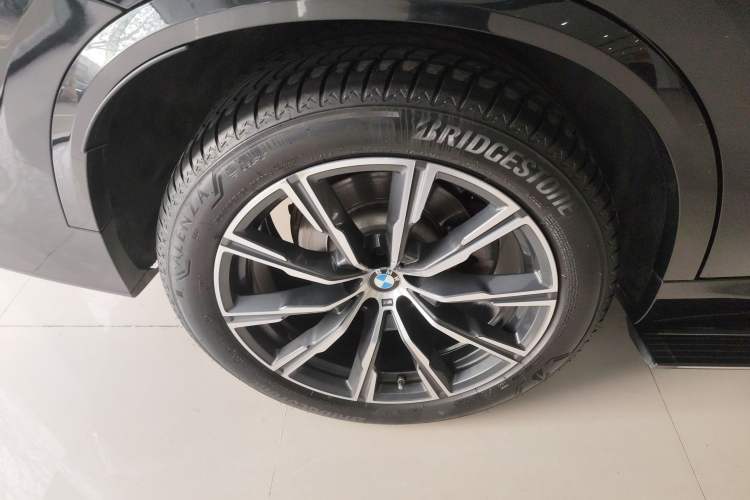 Used BMW X5 2021 Restyled xDrive30i M Sport Package Right Rear Wheel Hub