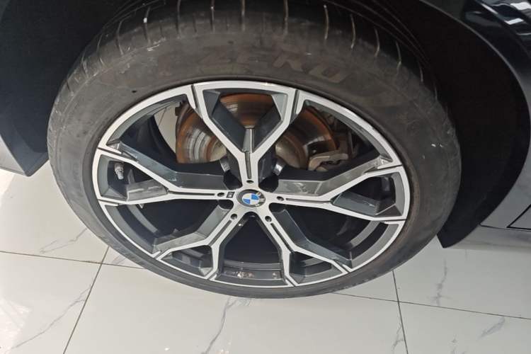 Used BMW X5 2021 xDrive40i M Sport Package Right Rear Wheel Hub