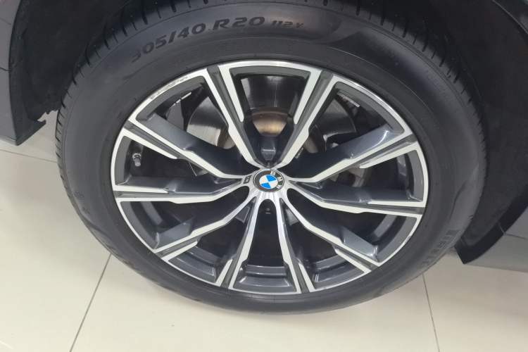 Used BMW X5 2021 xDrive40i M Sport Package Right Rear Wheel Hub