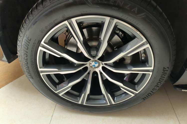 Used BMW X5 2021 Restyled xDrive30i M Sport Package Right Rear Wheel Hub