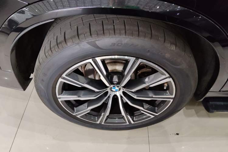 Used BMW X5 2021 Restyled xDrive30i M Sport Package Right Rear Wheel Hub