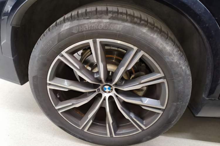 Used BMW X5 2021 Restyled xDrive30i M Sport Package Right Rear Wheel Hub