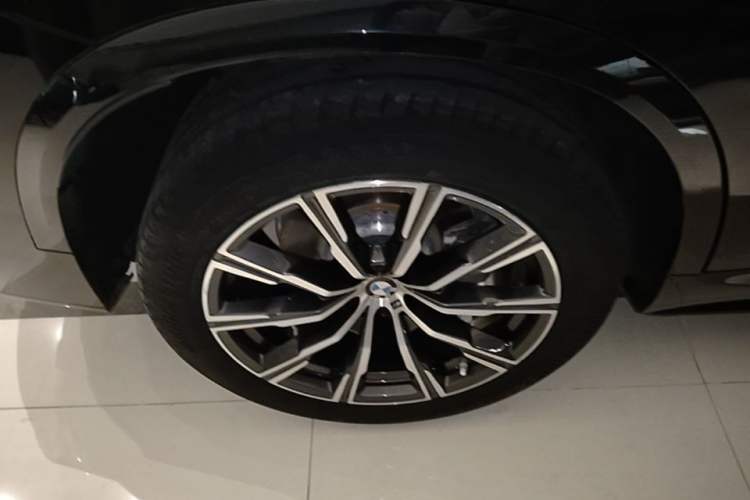Used BMW X5 2021 xDrive40i M Sport Package Right Rear Wheel Hub