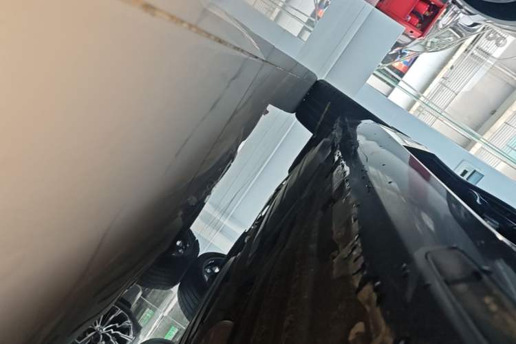 Used BMW X5 2021 xDrive40i M Sport Package Right Side Sill