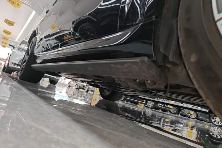 Used BMW X5 2021 Restyled xDrive40i Luxury Version M Sport Package Right Side Sill
