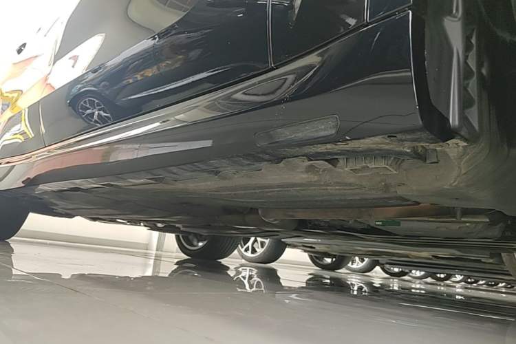 Used BMW X5 2021 Restyled xDrive40i Luxury Version M Sport Package Right Side Sill