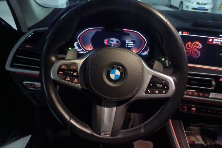 Used BMW X5 2021 xDrive40i Luxury Model with M Sport Package Steering Wheel