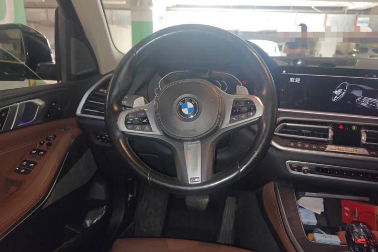 Used BMW X5 2021 xDrive40i Luxury Model with M Sport Package Steering Wheel