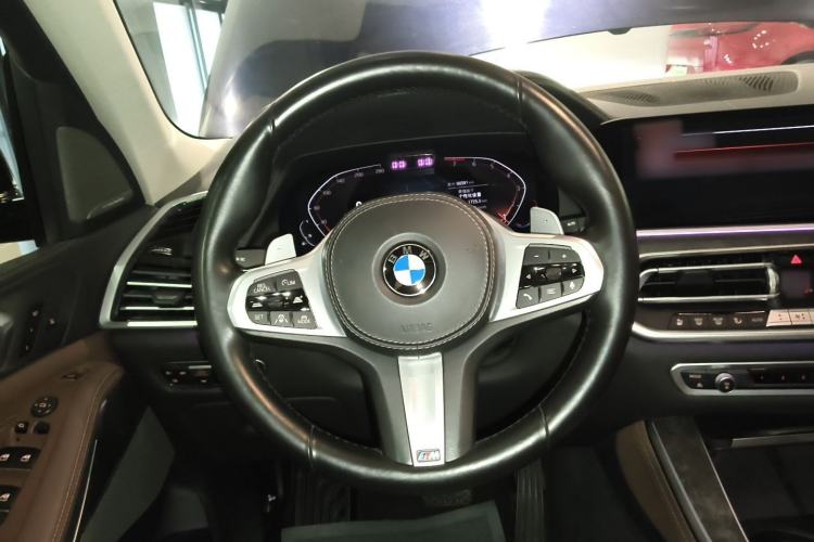 Used BMW X5 2021 xDrive40i Luxury Model with M Sport Package Steering Wheel