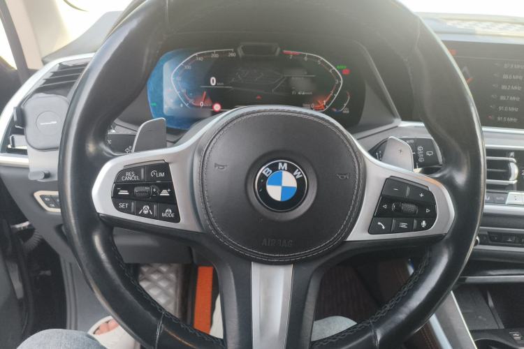 Used BMW X5 2021 xDrive40i Luxury Model with M Sport Package Steering Wheel