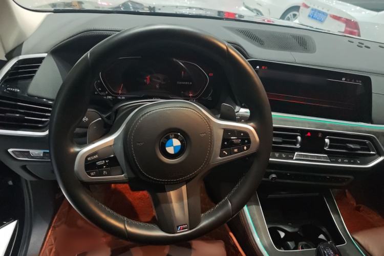 Used BMW X5 2021 xDrive30i M Sport Package Steering Wheel