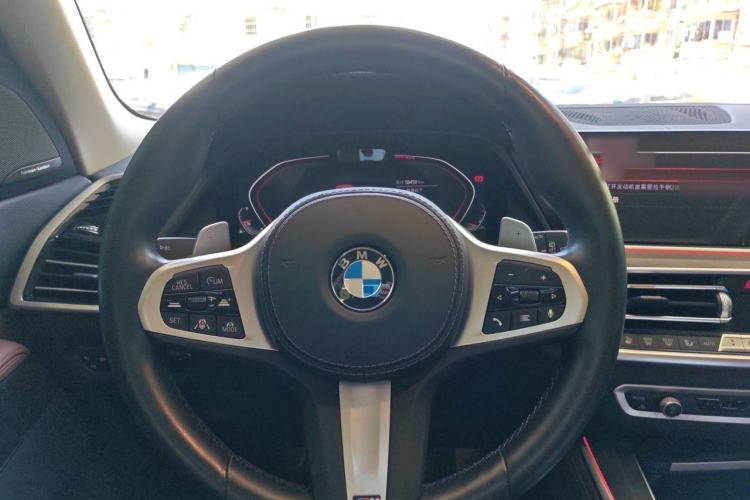 Used BMW X5 2021 xDrive40i Luxury Model with M Sport Package Steering Wheel