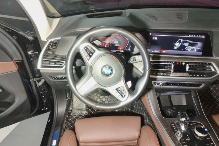 Used BMW X5 2021 xDrive40i Luxury Model with M Sport Package Steering Wheel
