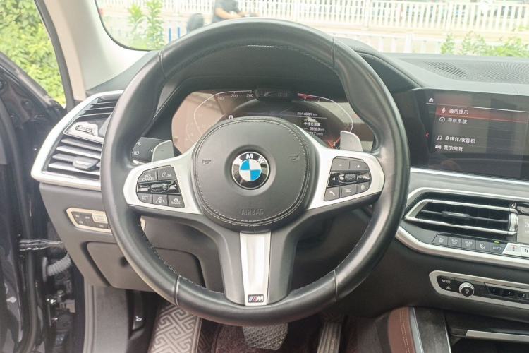 Used BMW X5 2021 Restyled xDrive40i Luxury Version M Sport Package Steering Wheel