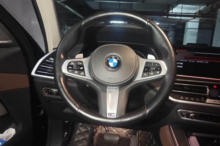 Used BMW X5 2021 Restyled xDrive40i Luxury Version M Sport Package Steering Wheel