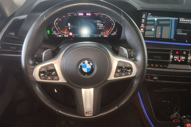 Used BMW X5 2021 xDrive40i Luxury Model with M Sport Package Steering Wheel