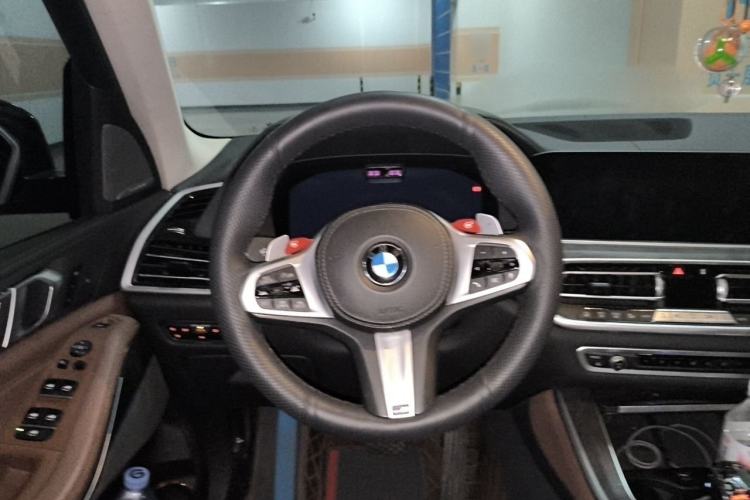 Used BMW X5 2021 xDrive40i Luxury Model with M Sport Package Steering Wheel