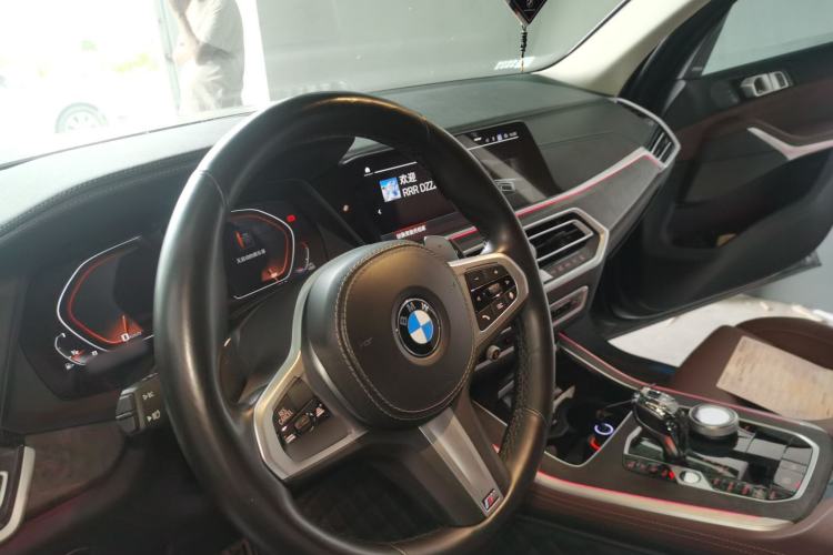 Used BMW X5 2021 Restyled xDrive40i Luxury Version M Sport Package Steering Wheel