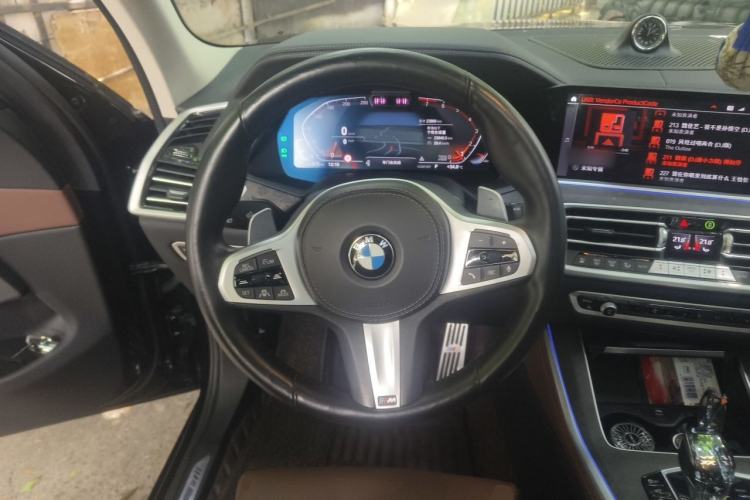 Used BMW X5 2021 xDrive40i Luxury Model with M Sport Package Steering Wheel