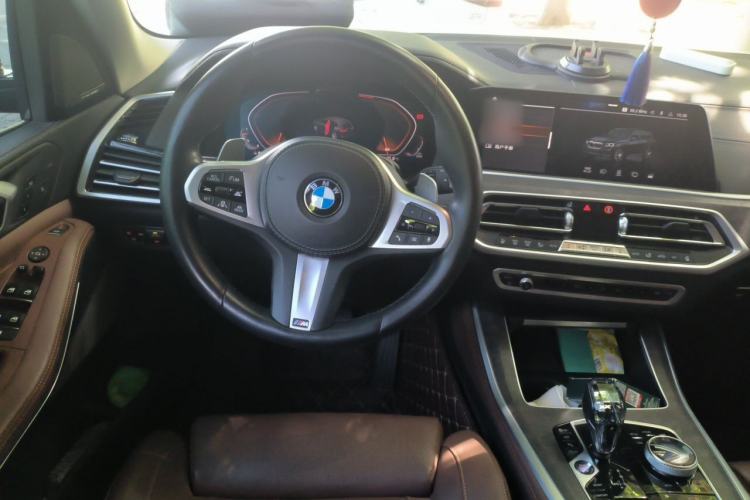 Used BMW X5 2021 Restyled xDrive40i Luxury Version M Sport Package Steering Wheel
