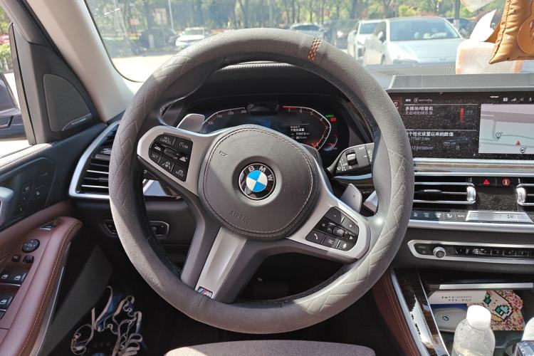Used BMW X5 2021 xDrive40i Luxury Model with M Sport Package Steering Wheel