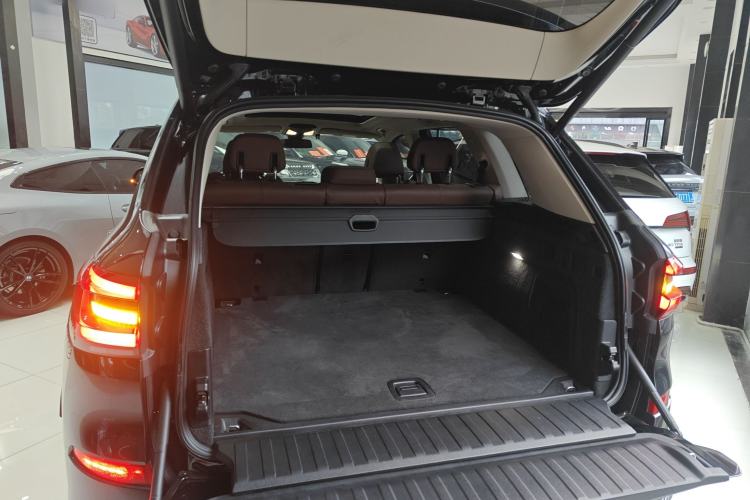 Used BMW X5 2021 xDrive30i M Sport Package Trunk