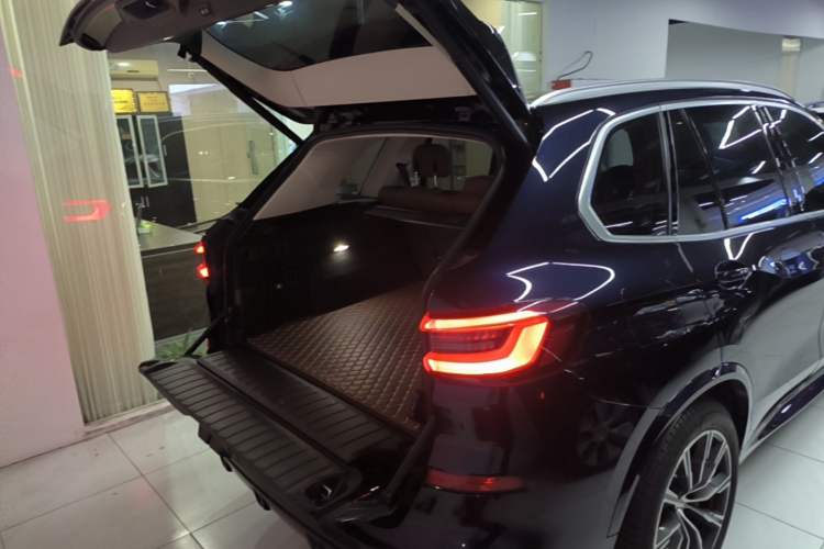 Used BMW X5 2021 xDrive30i M Sport Package Trunk