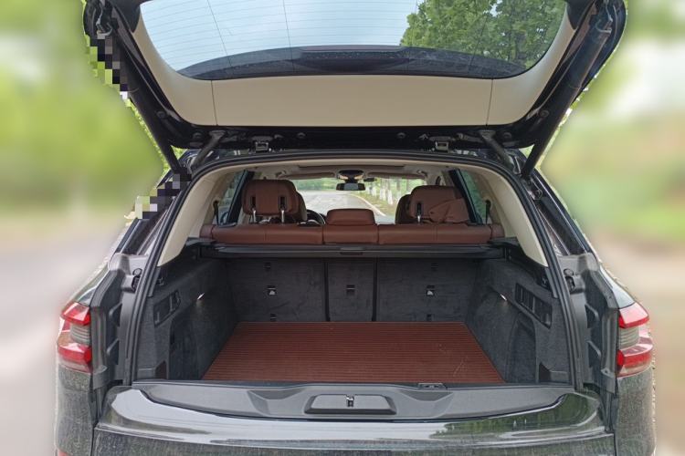 Used BMW X5 2021 xDrive40i M Sport Package Trunk