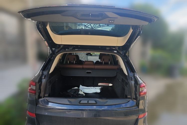 Used BMW X5  Trunk