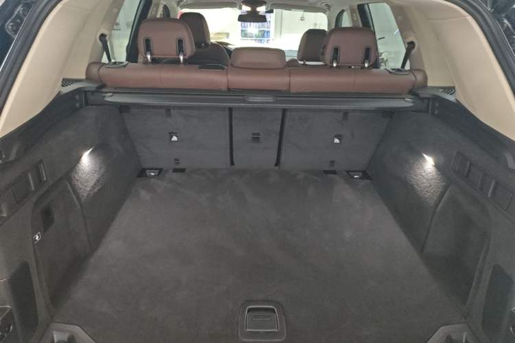 Used BMW X5 2021 Restyled xDrive40i M Sport Package Trunk