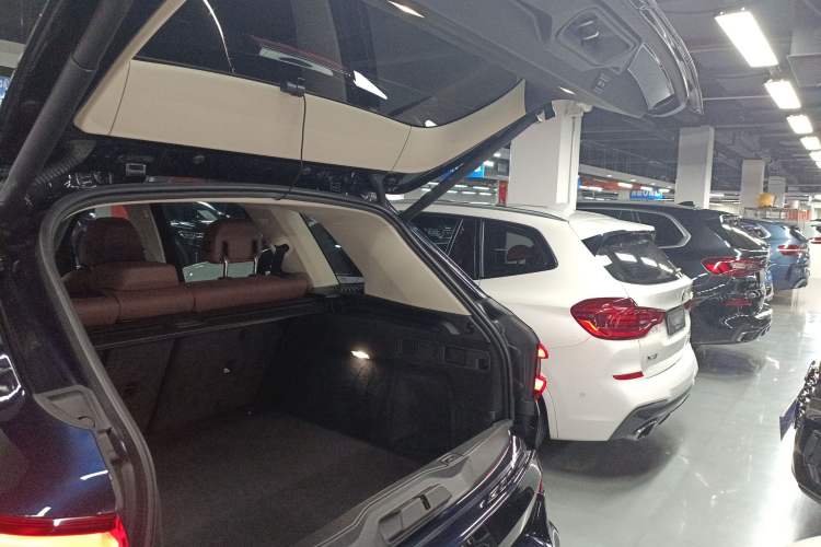 Used BMW X5 2021 xDrive30i M Sport Package Trunk