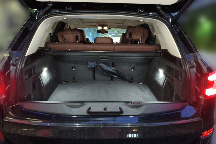 Used BMW X5 2021 xDrive40i M Sport Package Trunk