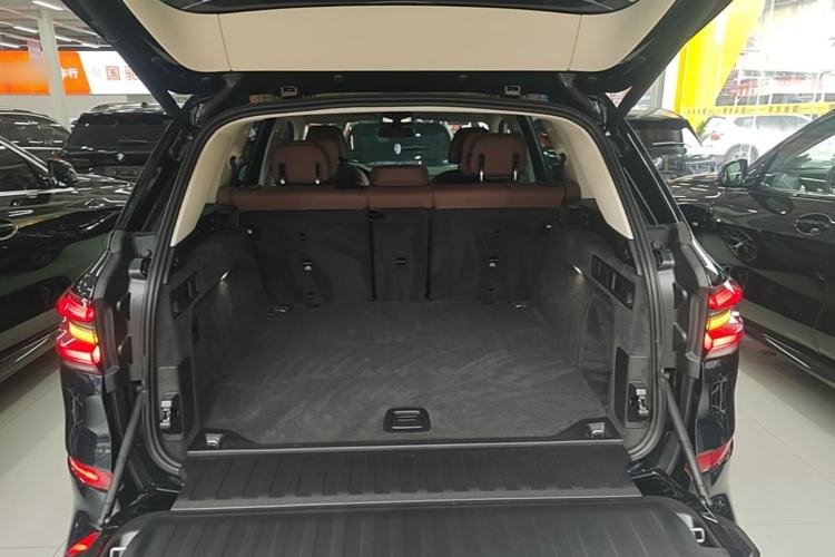 Used BMW X5 2021 Restyled xDrive40i Luxury Version M Sport Package Trunk