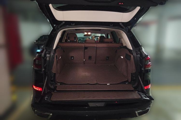 Used BMW X5  Trunk