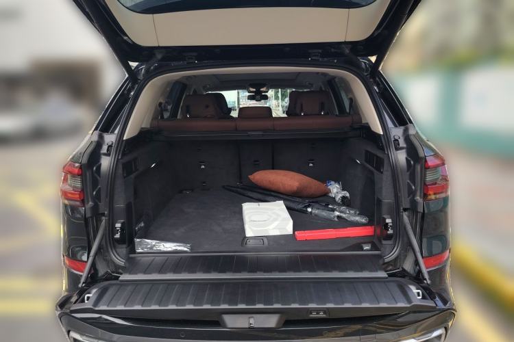 Used BMW X5 2021 xDrive40i Luxury Model with M Sport Package Trunk