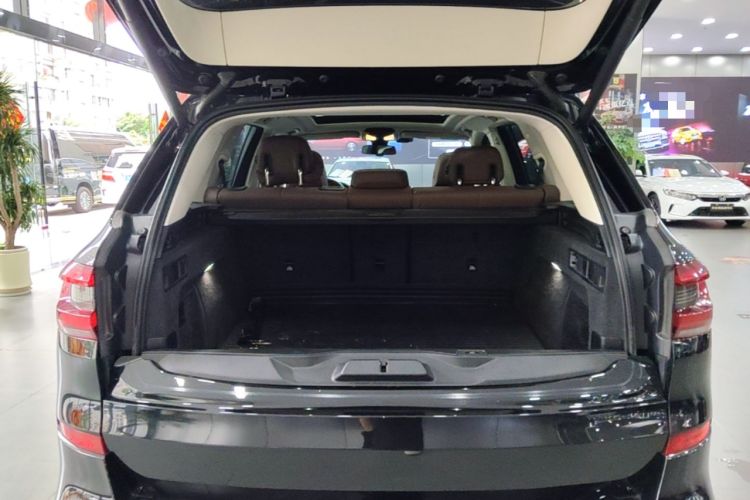 Used BMW X5 2021 xDrive40i M Sport Package Trunk