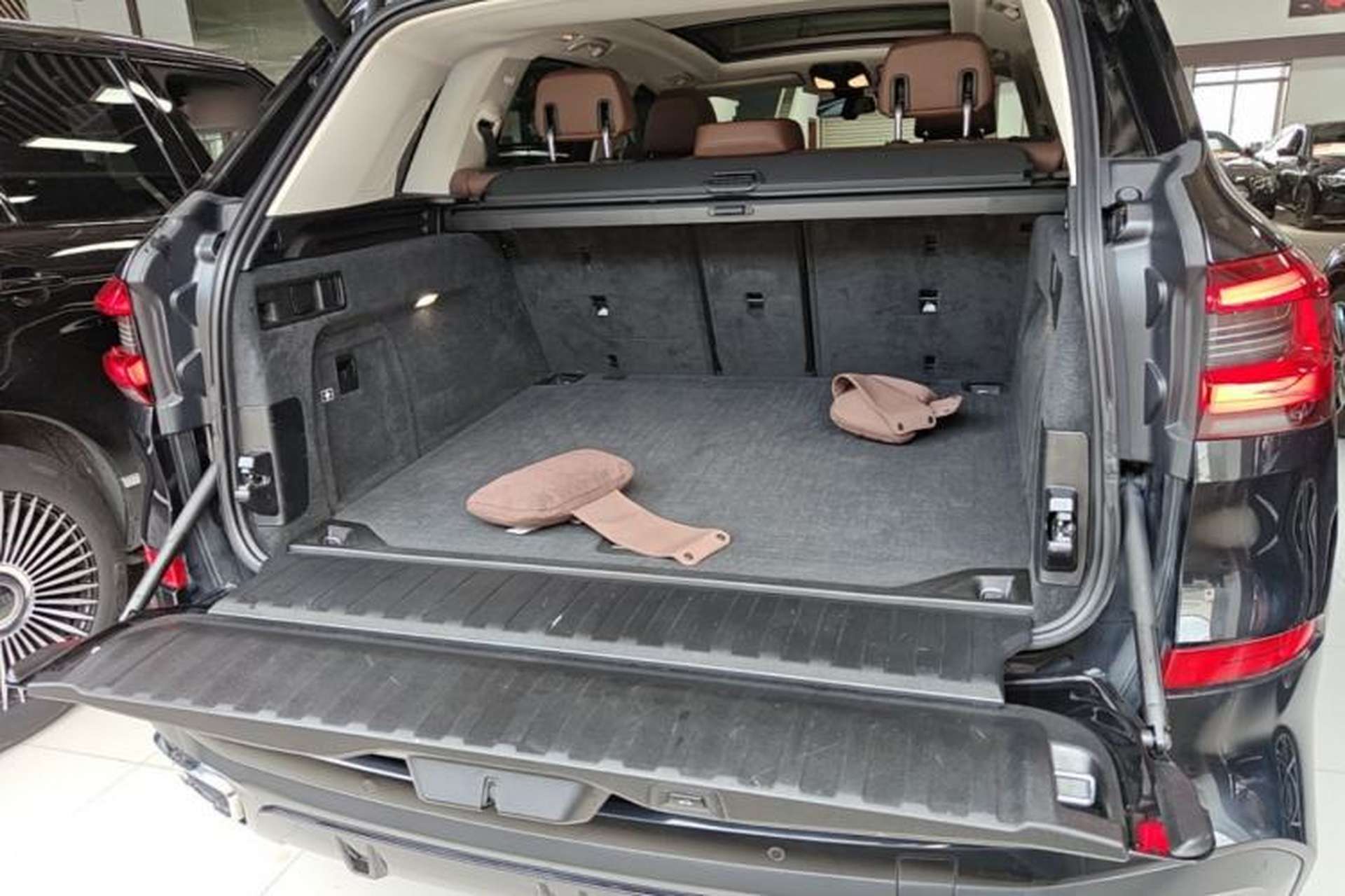 Used BMW X5 2021 xDrive30i M Sport Package Trunk