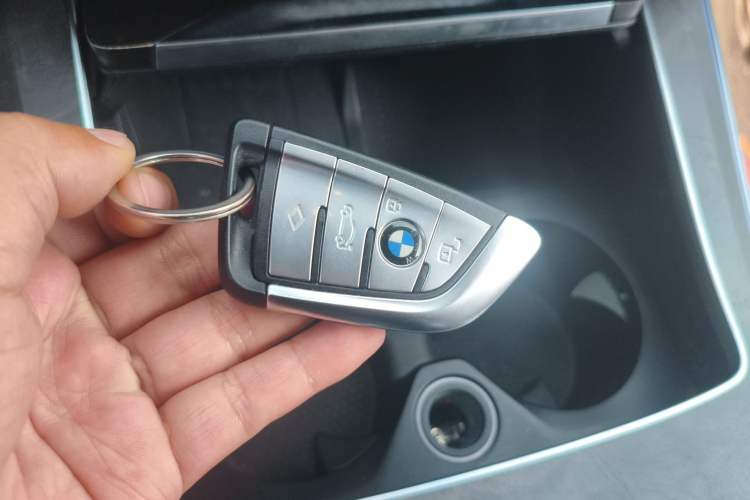 Used BMW X5 2021 xDrive40i Luxury Model with M Sport Package Vehicle Key