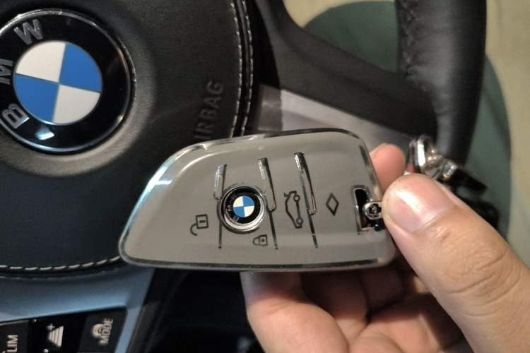 Used BMW X5 2021 xDrive40i Luxury Model with M Sport Package Vehicle Key