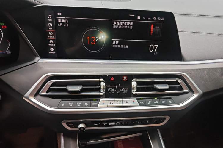 Used BMW X5  Audio And AC Panel
