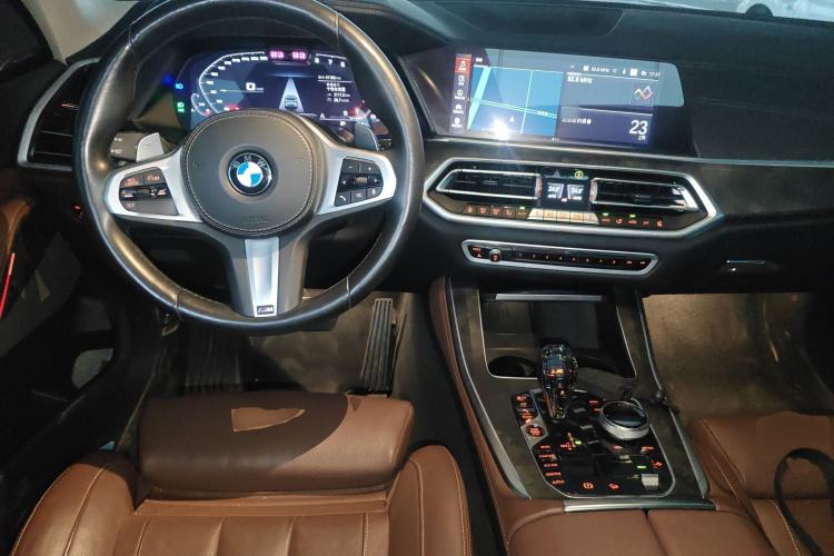 Used BMW X5 2021 xDrive40i Luxury Model with M Sport Package Center Console