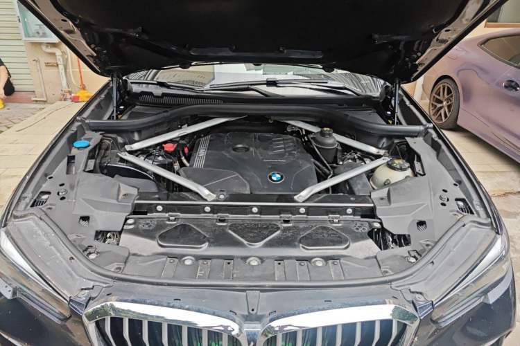 Used BMW X5  Engine Bay