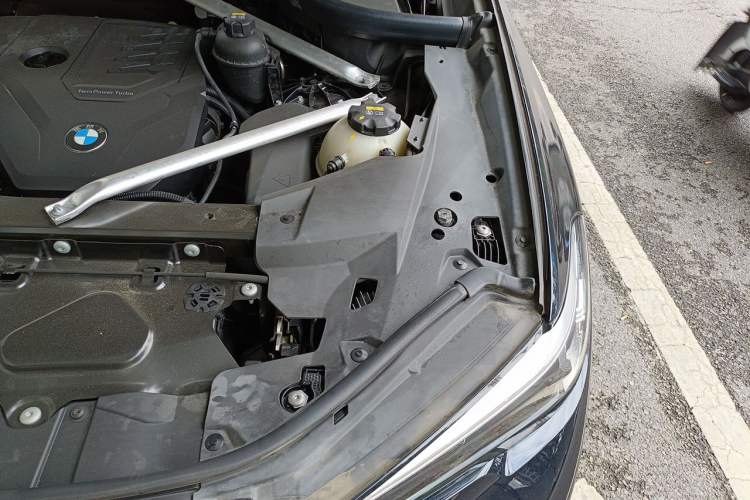Used BMW X5 2021 xDrive30i M Sport Package Engine Bay Left