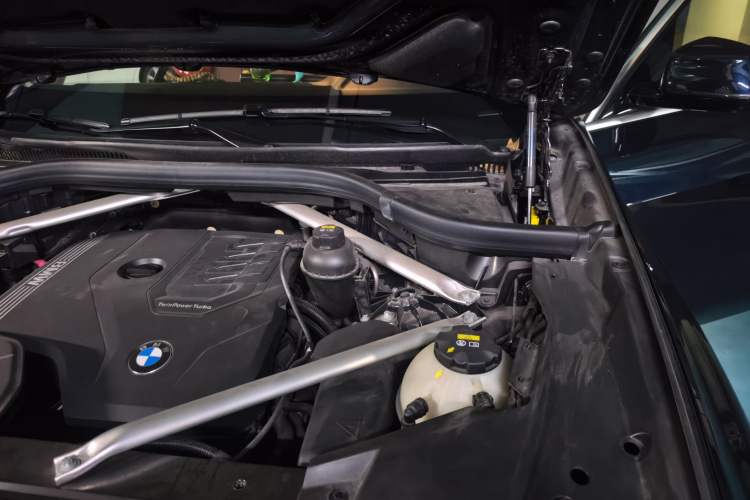 Used BMW X5 2021 xDrive30i M Sport Package Engine Bay Left